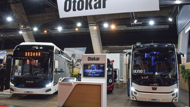 Ηλεκτρικές και πετρελαιοκίνητες εκδόσεις  είχαν την ευκαιρία να δουν από κοντά  οι επισκέπτες στο περίπτερο της Otokar.