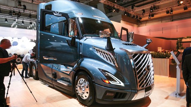 Volvo VNL 860: Κατασκευάζεται στην Ευρώπη για τις αγορές ΗΠΑ και Καναδά Volvo VNL 860: Κατασκευάζεται στην Ευρώπη για τις αγορές ΗΠΑ και Καναδά