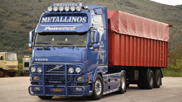 Το Volvo του Αναστάση Μεταλληνού από την Κέρκυρα. To FH είναι αφιερωμένο στην κόρη του Αναστάση, την Χριστίνα.