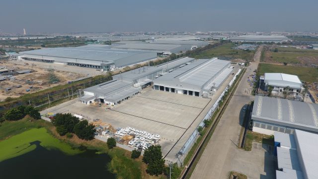 Εκτός από τη νέα παραγωγική μονάδα, η Scania δημιούργησε και ένα περιφερειακό αρχηγείο στην Ταϊλάνδη, προκειμένου να υποστηρίξει καλύτερα τους αντιπροσώπους της σε ολόκληρη την Ασία και την Ωκεανία.