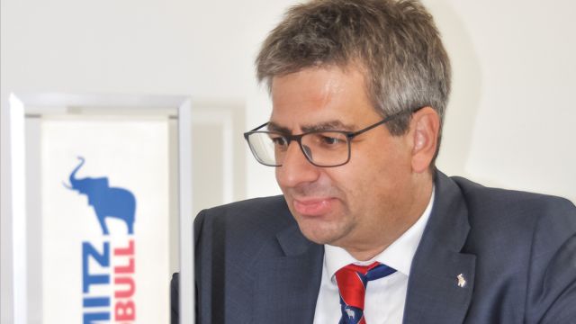 Από εμάς οι Έλληνες επαγγελματίες μπορούν να έχουν τα πάντα, ανέφερε ο αντιπρόεδρος της Schmitz Cargobull Ελλάδος, Christoph Dehne.