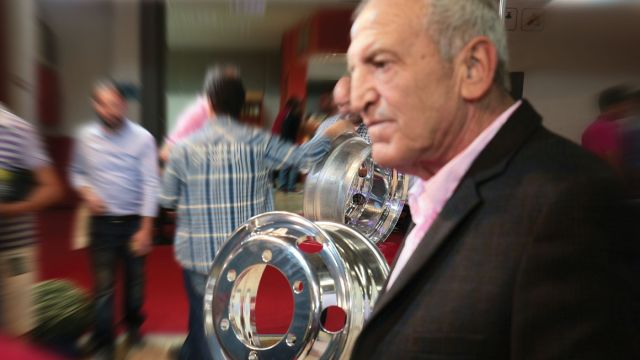 Για µας όµως, δεν ήσουν µόνο ο συνεργάτης µας, ήσουν ο άνθρωπος που γνωρίσαµε, εκτιµήσαµε και αγαπήσαµε.