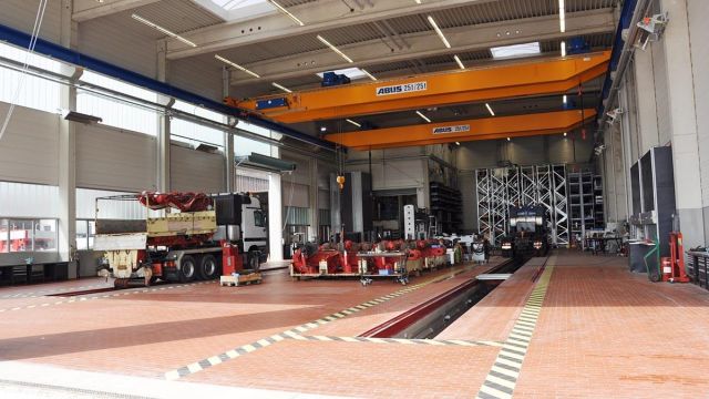 Τη γνωστή στην Ευρώπη εταιρεία Stürzer Heavy Trucks ενέταξε πρόσφατα στους κόλπους του ο όμιλος Faymonville Group.