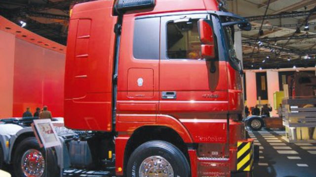 Έκπληξη: Actros SLT 4165 S