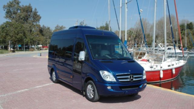 Sprinter 9+1+1 VIP σε διασκευή Παπαδάκη