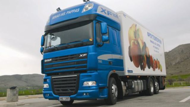 Με τριαξονικό Daf XF 105