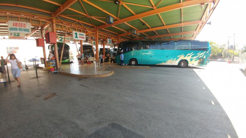 Οι νέες τιμές σε ΑΣΤΙΚΑ ΛΕΩΦΟΡΕΙΑ, ΚΤΕΛ και ΤΑΞΙ μετά τη μείωση του Φ.Π.Α.