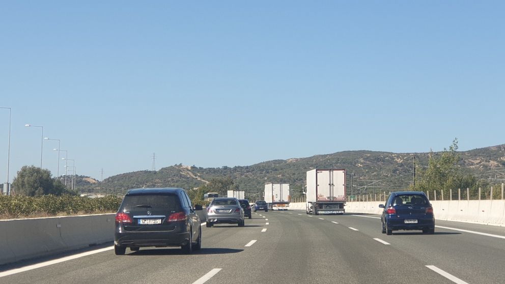δρόμος, αυτοκίνητα, φορτηγά, 