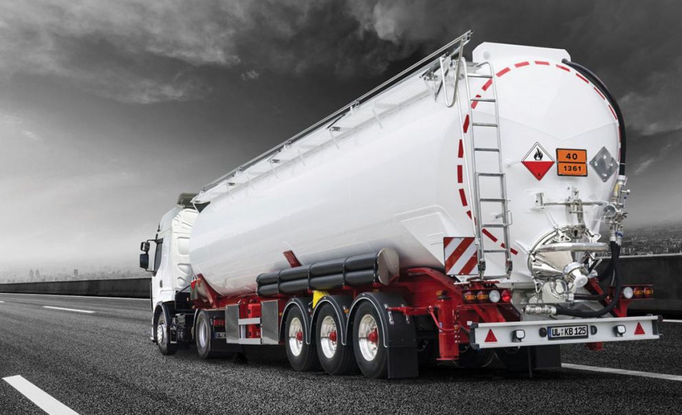 Με απόβαρο μικρότερο των 7 τόνων, το Kässbohrer K.SSK 60 ADR των 60 m3  είναι το ελαφρύτερο ρυμουλκούμενο ανατρεπόμενο βυτίο ADR στην αγορά της ΕΕ.