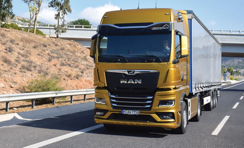 Το σύστημα Lane Change Support το μέσω του ραντάρ σκανάρει όλη τη δεξιά πλευρά και ενημερώνει ηχητικά και οπτικά τον οδηγό αν δίπλα του βρίσκεται κάποιο όχημα.