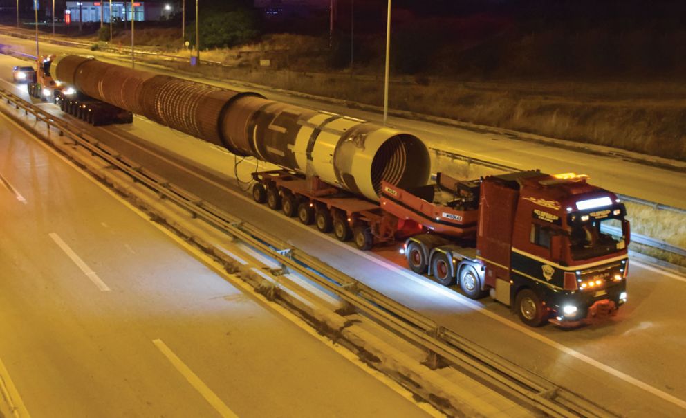 Σπάνια ειδική μεταφορά στο Βόλο  