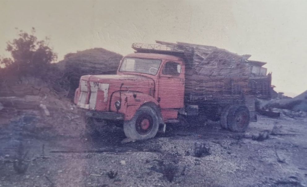 Με το διαξονικό Scania 85 ο Κώστας Τσάγκας μετέφερε διάφορα εμπορεύματα στα ορεινά της Άρτας.