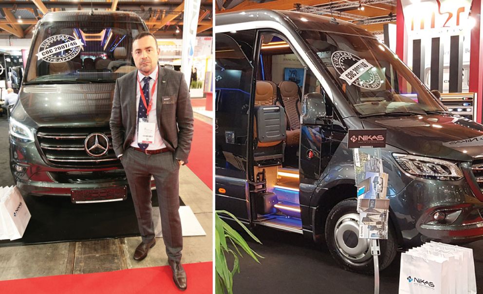 Ο κ. Κώστας Νίκας στο περίπτερο της Busworld στις Βρυξέλλες.