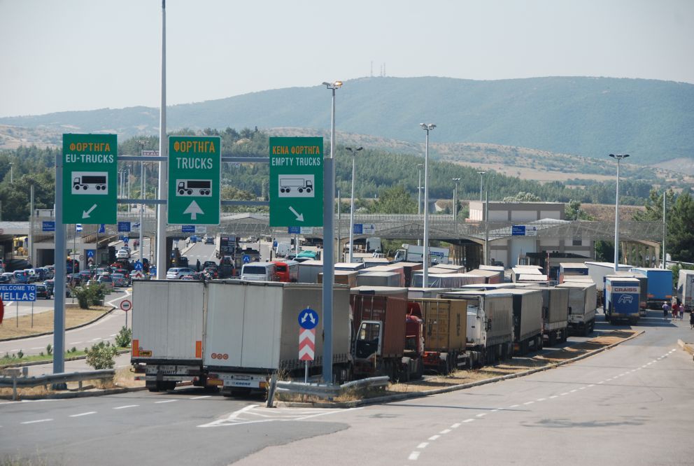 Το νέο σύστημα των ηλεκτρονικών διοδίων εξετάζεται να τοποθετηθεί και στα συνοριακά σημεία εισόδου – εξόδου των αυτοκινητόδρομων που συνδέουν τη χώρα μας με τις γειτονικές χώρες. 