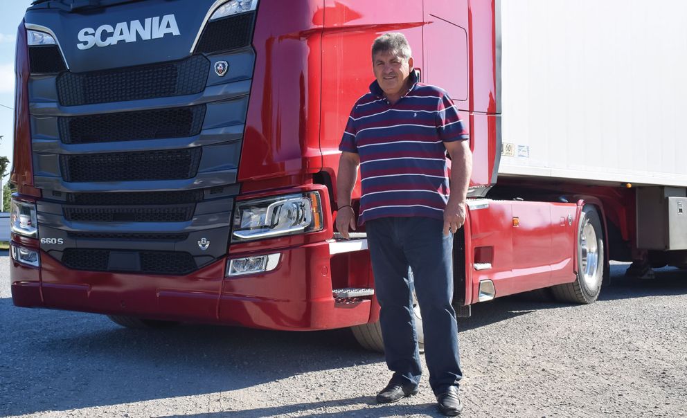 Το Scania 660 S είναι το κορυφαίο φορτηγό της σουηδικής εταιρείας σύμφωνα με τον Γρηγόρη Παπαγεωργίου, ιδιοκτήτη της εταιρείας Goris International Transport