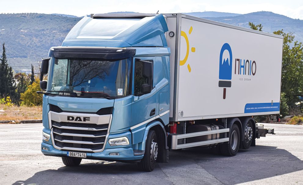 Το DAF XD της εταιρείας Παγωτά ΠΗΛΙΟ το οποίο μεταφέρει παγωτά από το Βόλο σε όλη την Ελλάδα. Το DAF XD προσφέρει ένα μεγάλο αριθμό καινοτομιών, σύγχρονη εξωτερική εμφάνιση, αυξημένη χωρητικότητα φορτίου και άριστη απόδοση του κινητήρα.