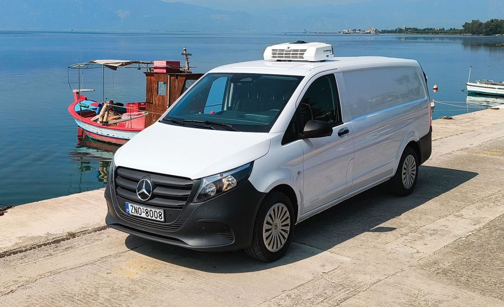 Το Vito Van με υπερκατασκευή ψυκτικό θάλαμο έχει ωφέλιμο φορτίο 893 κιλά (βάσει αδείας). Η κατασκευή πραγματοποιήθηκε από την εταιρεία Stathis. 