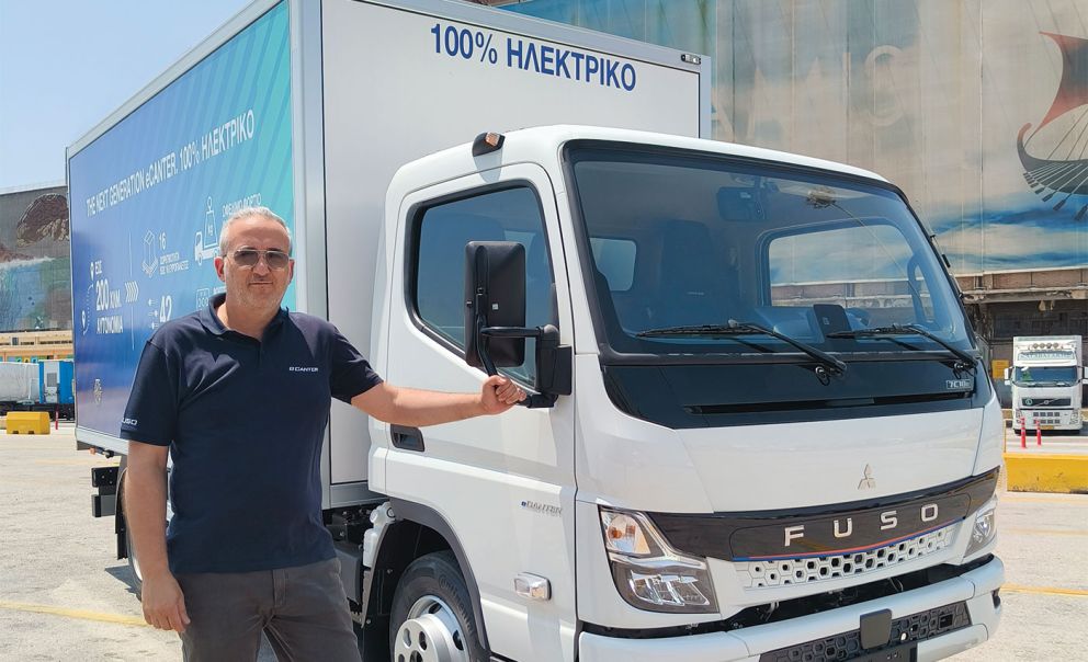 Ο Κωνσταντίνος Ρουσσόπουλος Fuso Key Account & Product Manager, μας ανέλυσε τα βασικά πλεονεκτήματα του οχήματος