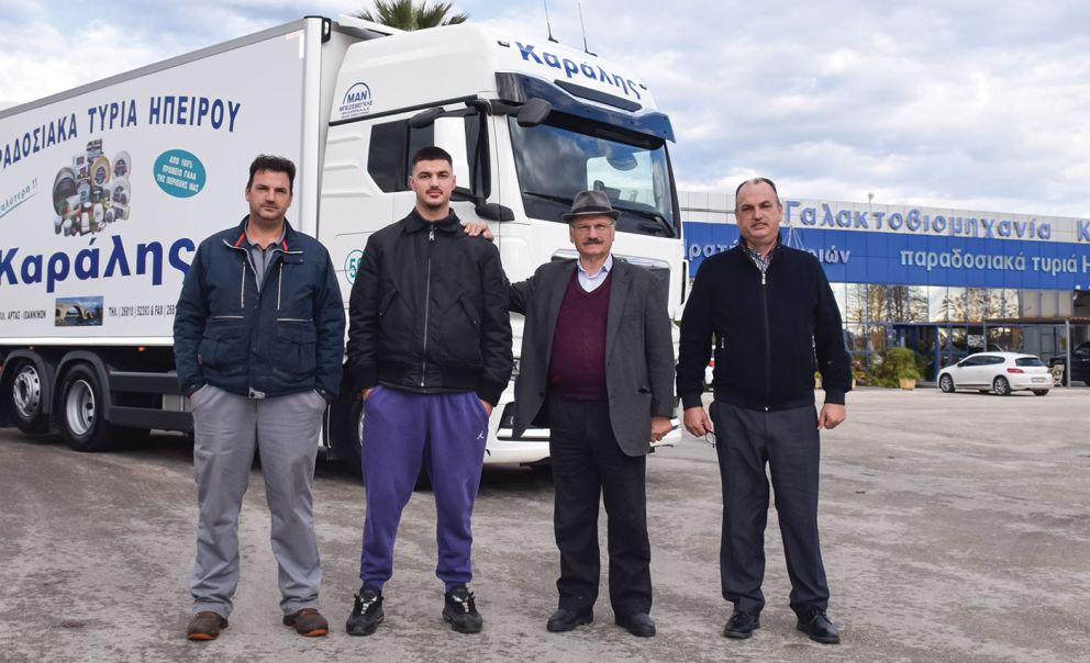 Τρεις γενιές τυροκόμων στην οικογένεια Καράλη από την Άρτα. Συνεχίζουν με την ίδια αγάπη και μεράκι μια παράδοση αρκετών δεκαετιών. H γαλακτοβιομηχανία Καράλης Α.Ε. είναι η μεγαλύτερη βιομηχανία παραγωγής και εξαγωγής Κεφαλογραβιέρας Π.Ο.Π. Ξεκίνησε και συνεχίζει να επεξεργάζεται το πρόβειο γάλα της Ηπείρου και να παράγει τα γνωστά παραδοσιακά τυριά Ηπείρου. Σε αυτά τα χρόνια βελτιώνει συνεχώς την υγιεινή των προϊόντων της και ακολουθεί τις επιθυμίες της αγοράς για νόστιμα και θρεπτικά παραδοσιακά.