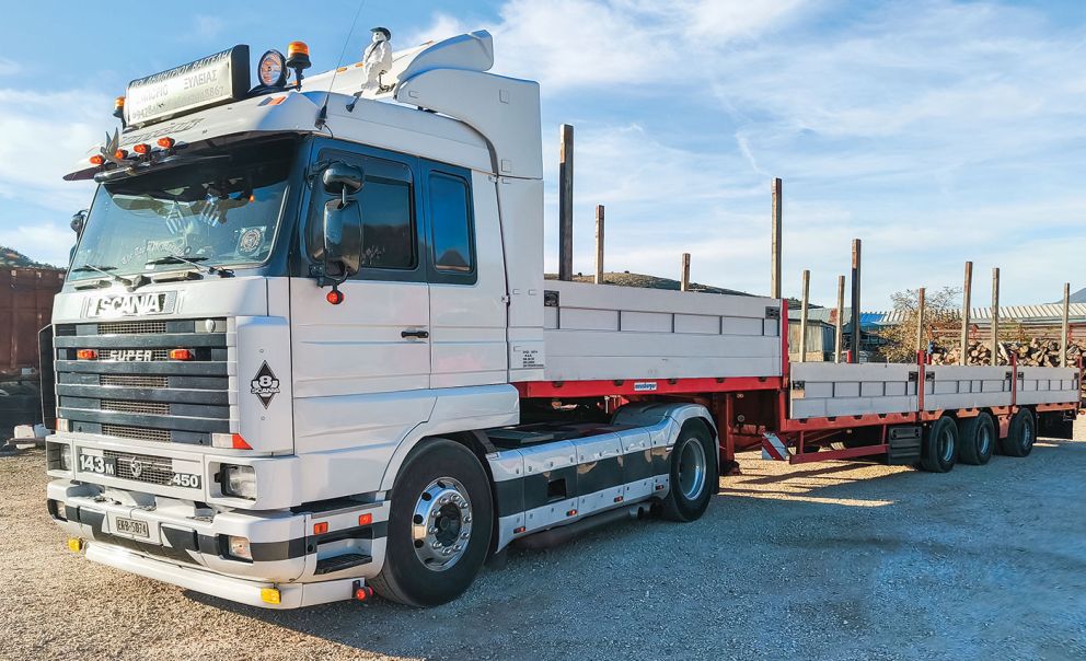 Old School 143 με τριάντα χρόνια ζωής.