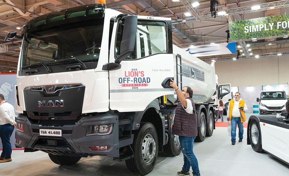 Το τετραξονικό MAN TGS 41.480 8x4 με ανατροπή 18 κυβικών.