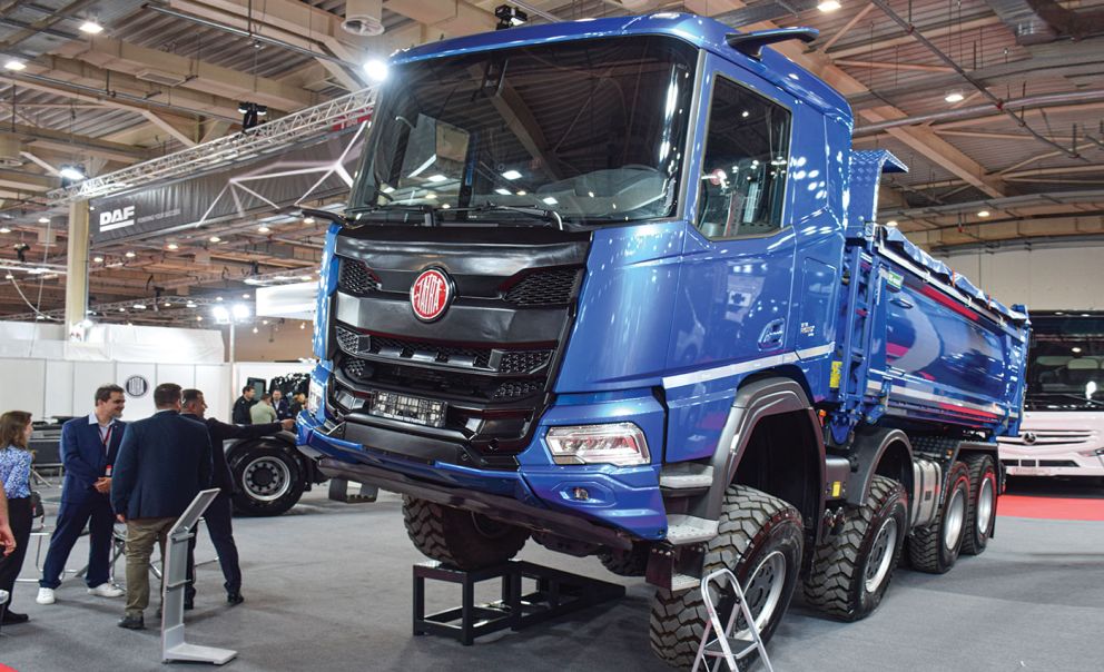 Για τις πιο απαιτητικές συνθήκες, το Tatra Phoenix 8x8 αποτελεί σημείο αναφοράς. 