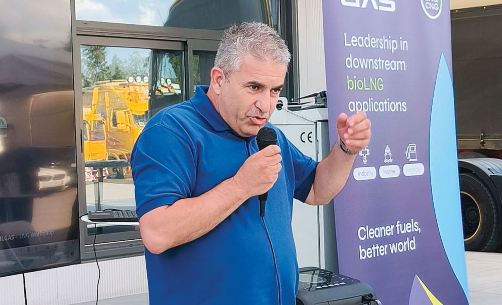 Ο Γιάννης Σαμολαδάς ιδιοκτήτης της Truck & Cargo Insurance ενημερώνοντας σχετικά με τους τρόπους και τις ιδιαιτερότητες της ασφάλισης ενός φορτηγού.