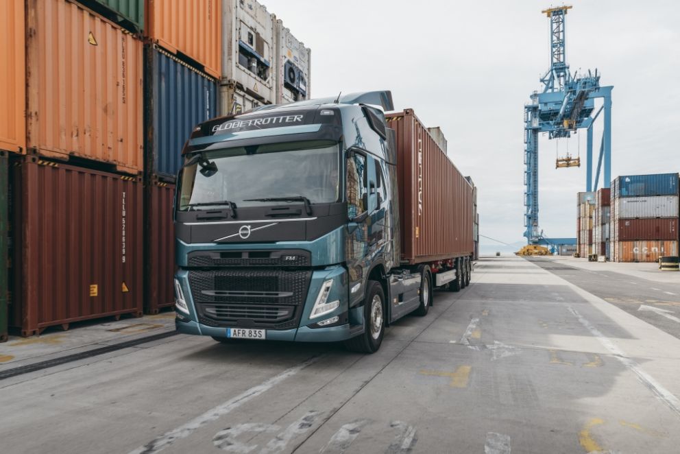volvo truck container