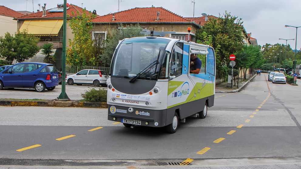 Με εξελιγμένη τεχνολογία 5G, νέα αυτόνομα λεωφορεία θα κινούνται από τον προσεχή Σεπτέμβριο εντός και εκτός του αστικού ιστού της πόλης των Τρικάλων (στη φωτό το λεωφορείο της προηγούμενης περιόδου).