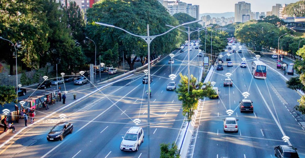 Μέχρι το 2025, αναμένεται να υπάρχουν πάνω από 470 εκ. συνδεδεμένα οχήματα στους δρόμους της Ευρώπης, των Η.Π.Α. και της Κίνας.