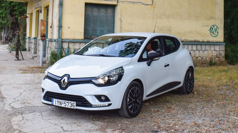 Μεταφορά κρασιών με Renault Clio Van