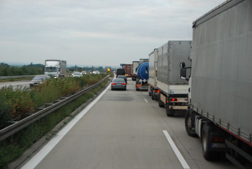 Σημαντική εξέλιξη: Ευρωπαϊκές «πράσινες λωρίδες» για διέλευση συνόρων σε 15 λεπτά - Άμεση διευκόλυνση των διεθνών μεταφορών 