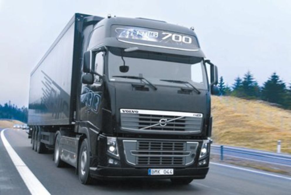 Η VOLVO σκορπά το δέος!