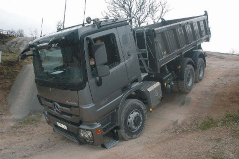 Χωματουργικά Actros με νέες βελτιώσεις