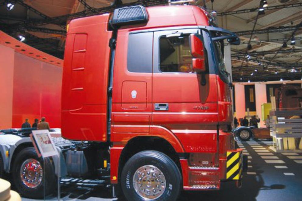 Έκπληξη: Actros SLT 4165 S