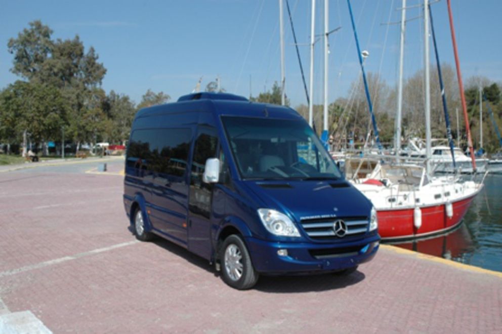 Sprinter 9+1+1 VIP σε διασκευή Παπαδάκη