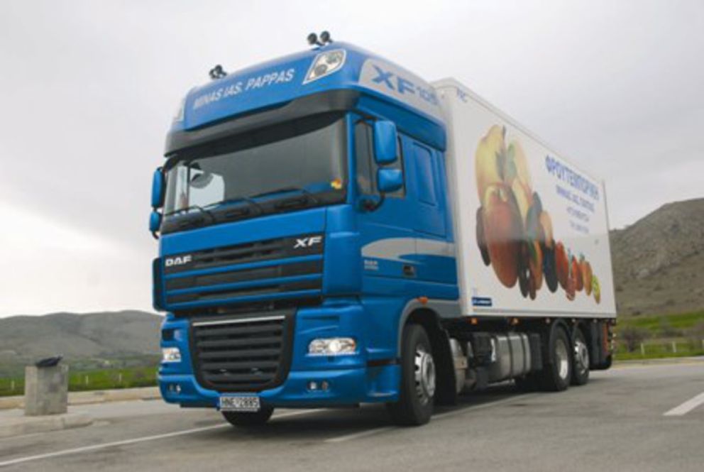 Με τριαξονικό Daf XF 105