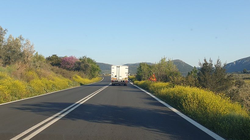 Παράπλευρο οδικό δίκτυο: Αιτήσεις για διέλευση φορτηγών. Οι δικαιούχοι και τα δικαιολογητικά