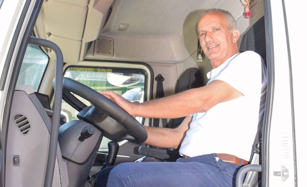 Ο οδηγός «Η αξιοπιστία και η απόδοσή τους μας οδήγησαν στην αγορά τους», εξηγεί ο οδηγός του βυτίου Θανάσης Γρομητσάρης 