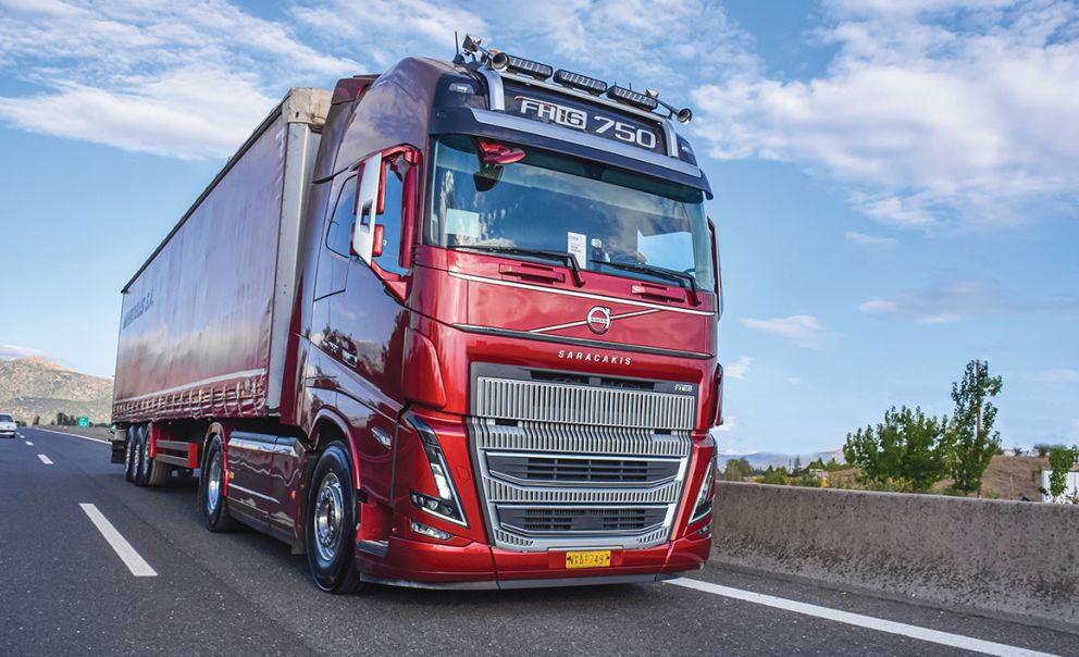 Mercedes-Benz και Volvo προηγούνται στα βαρέα