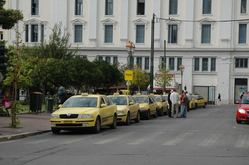 Έρχονται νέες ρυθμίσεις για τα ταξί: Συνιδιοκτησίες, άδειες, επιδοτήσεις, ανανέωση στόλου κ.α.