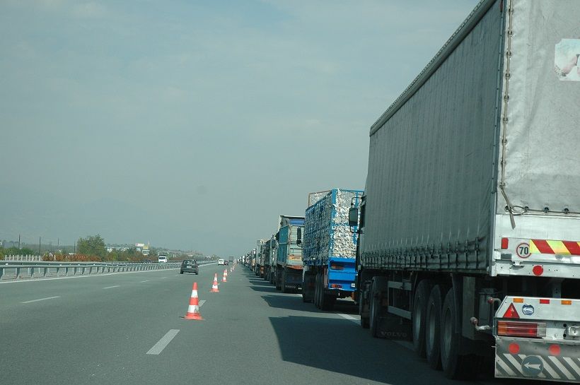 Το καλοκαιρινό απαγορευτικό των φορτηγών. Πότε ξεκινά. Αργίες και απαγορεύσεις στο εξωτερικό