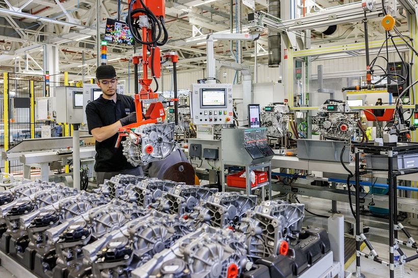Η Renault επιταχύνει τη μετάβαση στην ηλεκτροκίνηση