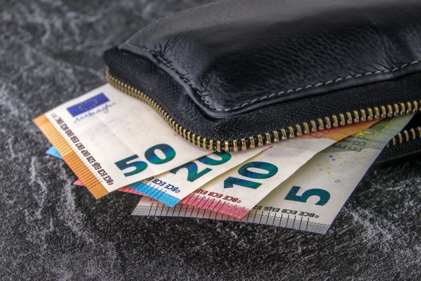 ΕΦΟΡΙΑ: Ξετρυπώνει δεδομένα και πληροφορίες για όλους