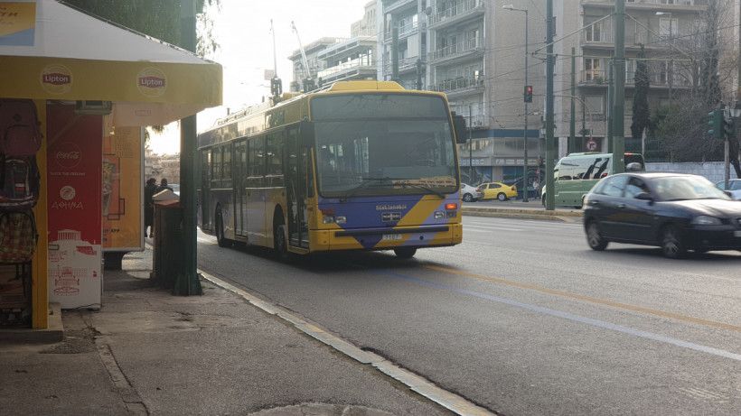 Οι νέες τιμές σε ΑΣΤΙΚΑ ΛΕΩΦΟΡΕΙΑ, ΚΤΕΛ και ΤΑΞΙ μετά τη μείωση του Φ.Π.Α.