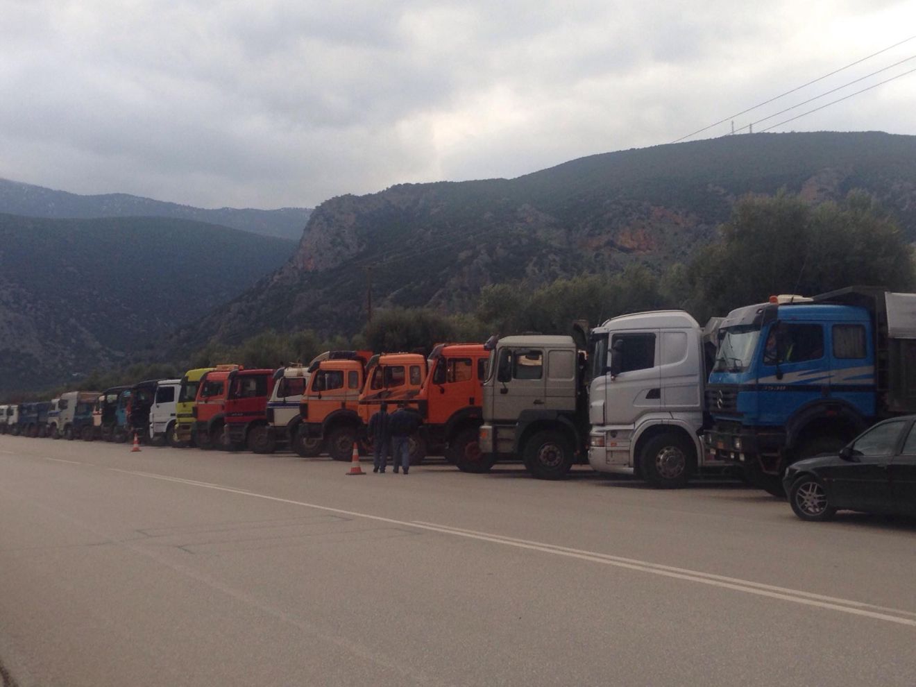 μία τέτοια μείωσηθα επιφέρει υπέρμετρη ζημία, τόσο οικονομική σε εμάς και στις οικογένειές μας, όσο και κινδύνους όσον αφορά την ασφάλεια τη δική μας αλλά και των άλλων οδηγών