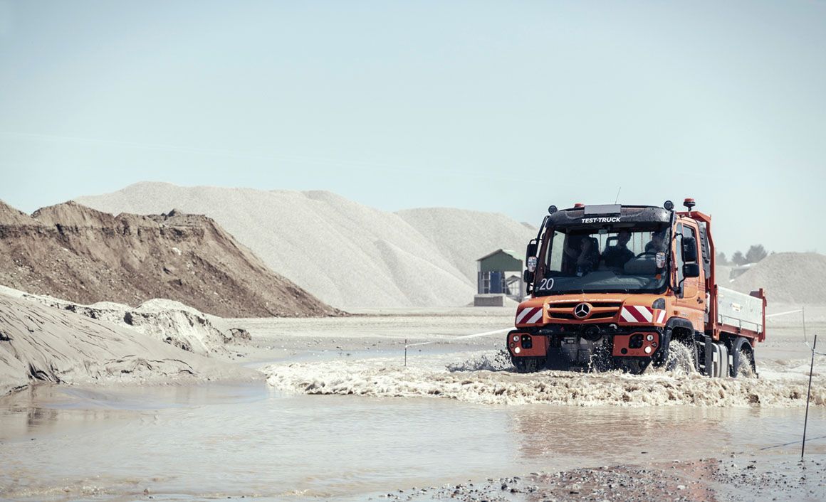Τα μικρά μοντέλα της γκάμας των θρυλικών Unimog,από τα U 216 έως το U 530 Unimog είναι επαγγελματικά οχήματα και μηχανήματα έργου στη συσκευασία του ενός. 