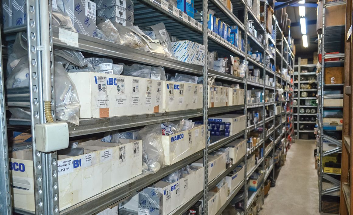 Η WABCO και η SCHMITZ CARGOBULL είναι δύο μόνο από τις πρώτης γραμμής εταιρείες που συνεργάζεται η ΠΑΠΑΝΤΩΝΙΟΥ Ν. & Λ. ΟΕ, στις αποθήκες της οποίας υπάρχει πάντα το απαραίτητο στοκ ανταλλακτικών.