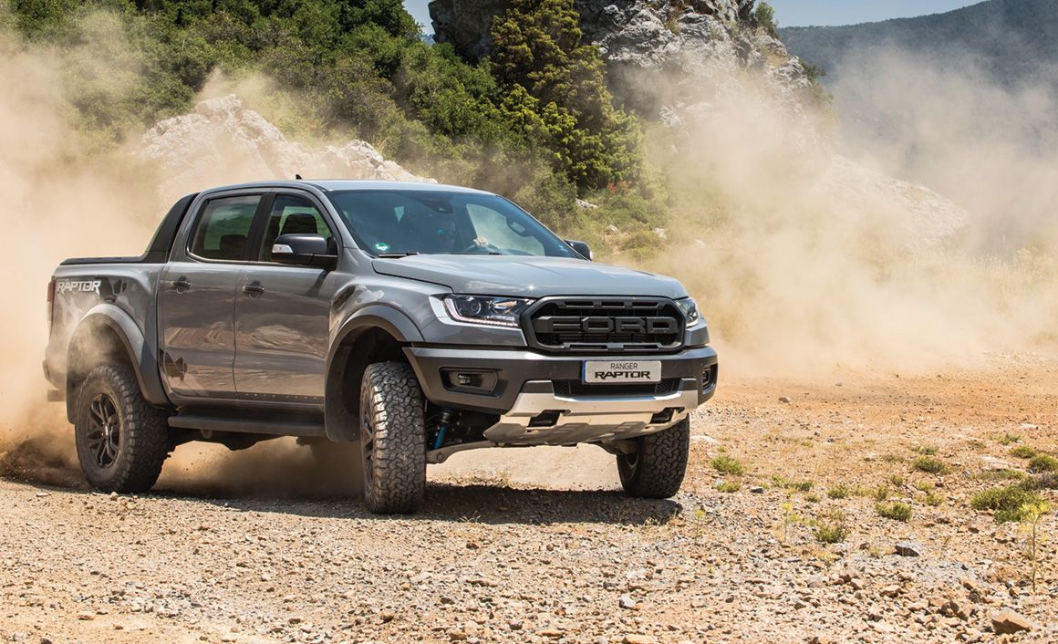 Προσφέρεται μια βελτιωμένη έκδοση του Ford Stability Control με λειτουργία Roll Mitigation και Electronic Stability Control, Trailer Sway Control, Hill Start Assist, Hill Descent Control και Load Adaptive Control.