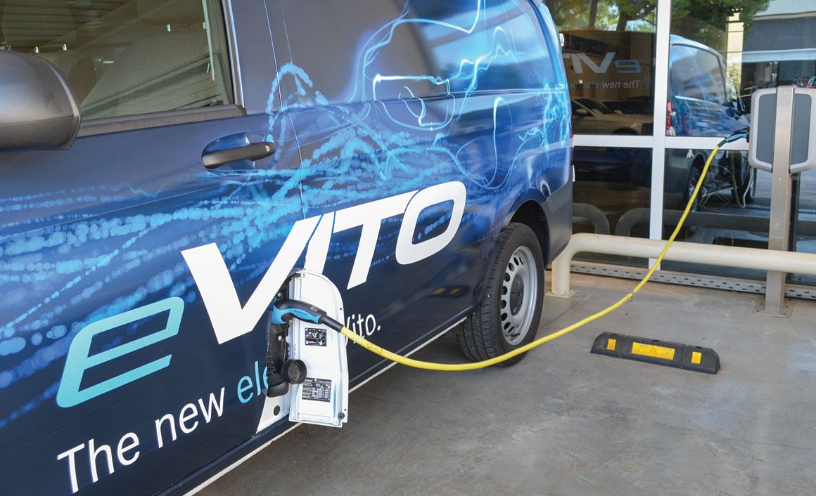 Σε έξι ώρες στο Mercedes-Benz Wall Box των 7,2 kW, οι μπαταρίες των 41 kWh φορτίζουν πλήρως. Μειονέκτημα η απουσία δυνατότητας ταχείας φόρτισης.